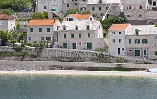 Vila Gira (Ostrov Brač)