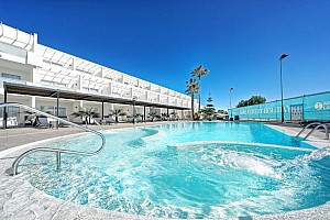 Aequora Lanzarote Suites ****